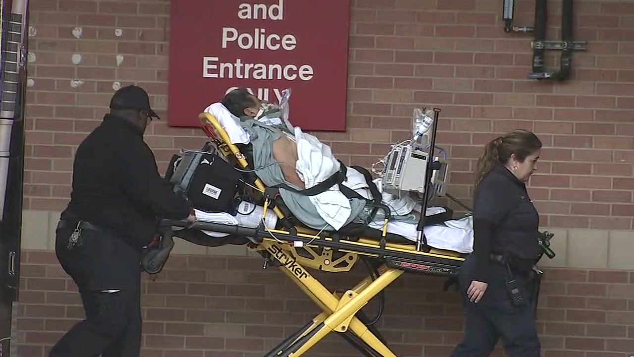 Deputy, 2 officers in hospital after shootout with felon