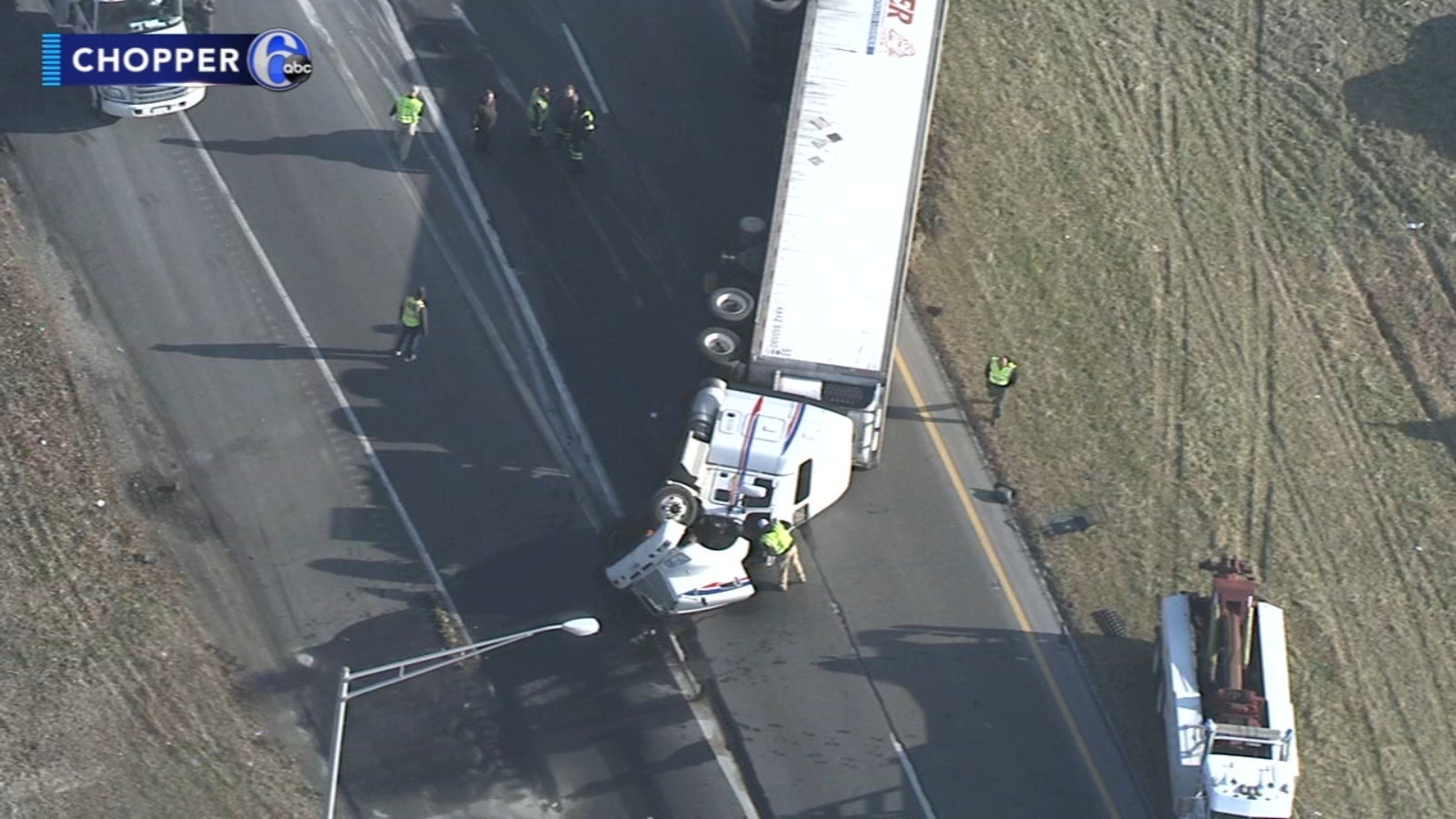 Tractor Trailer Overturns On I 295 6abc Philadelphia