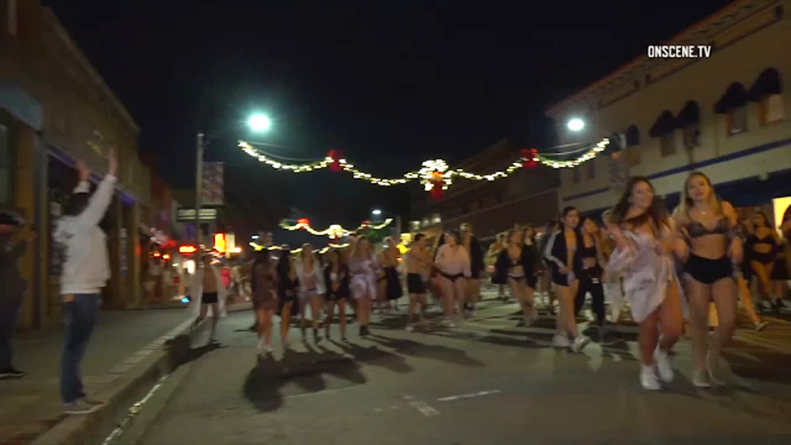 Thousands celebrate end of finals with Chapman Undie Run in Orange