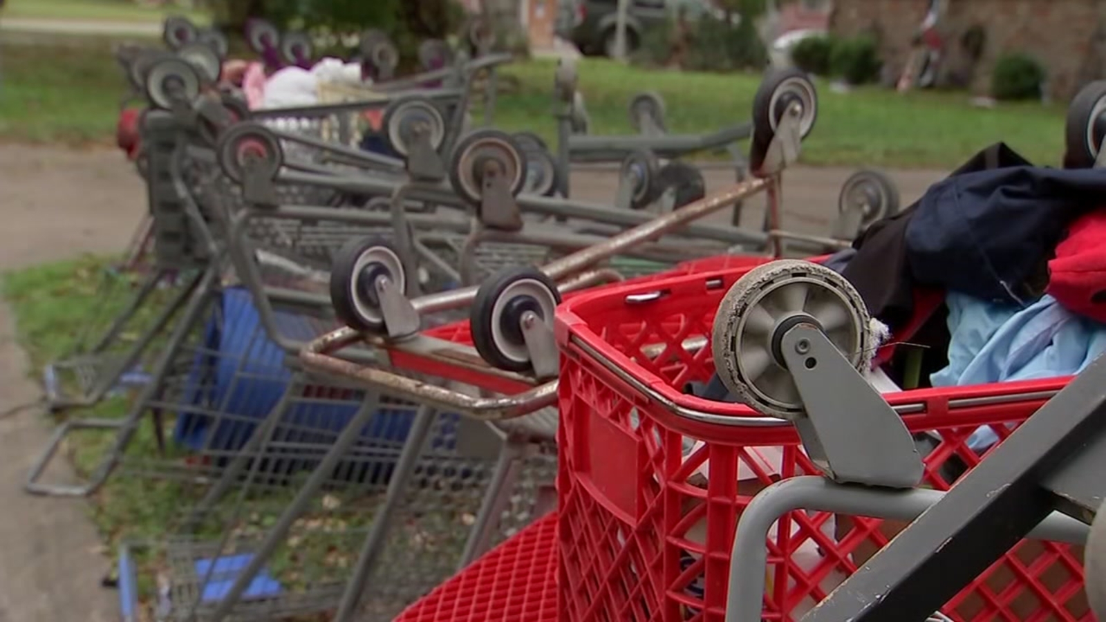Piles of shopping carts remain problem in southwest Houston