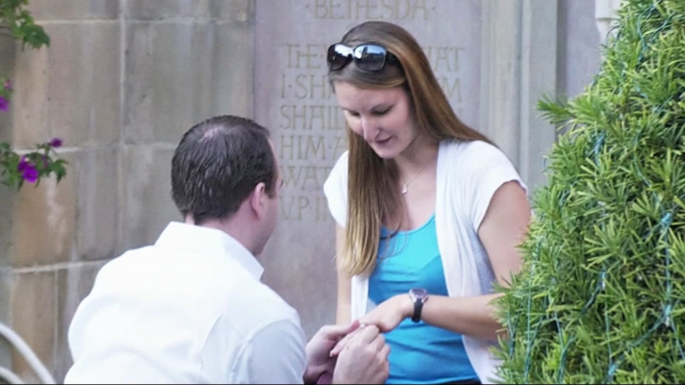 Photographer who captured man proposing 8 years ago searching for couple