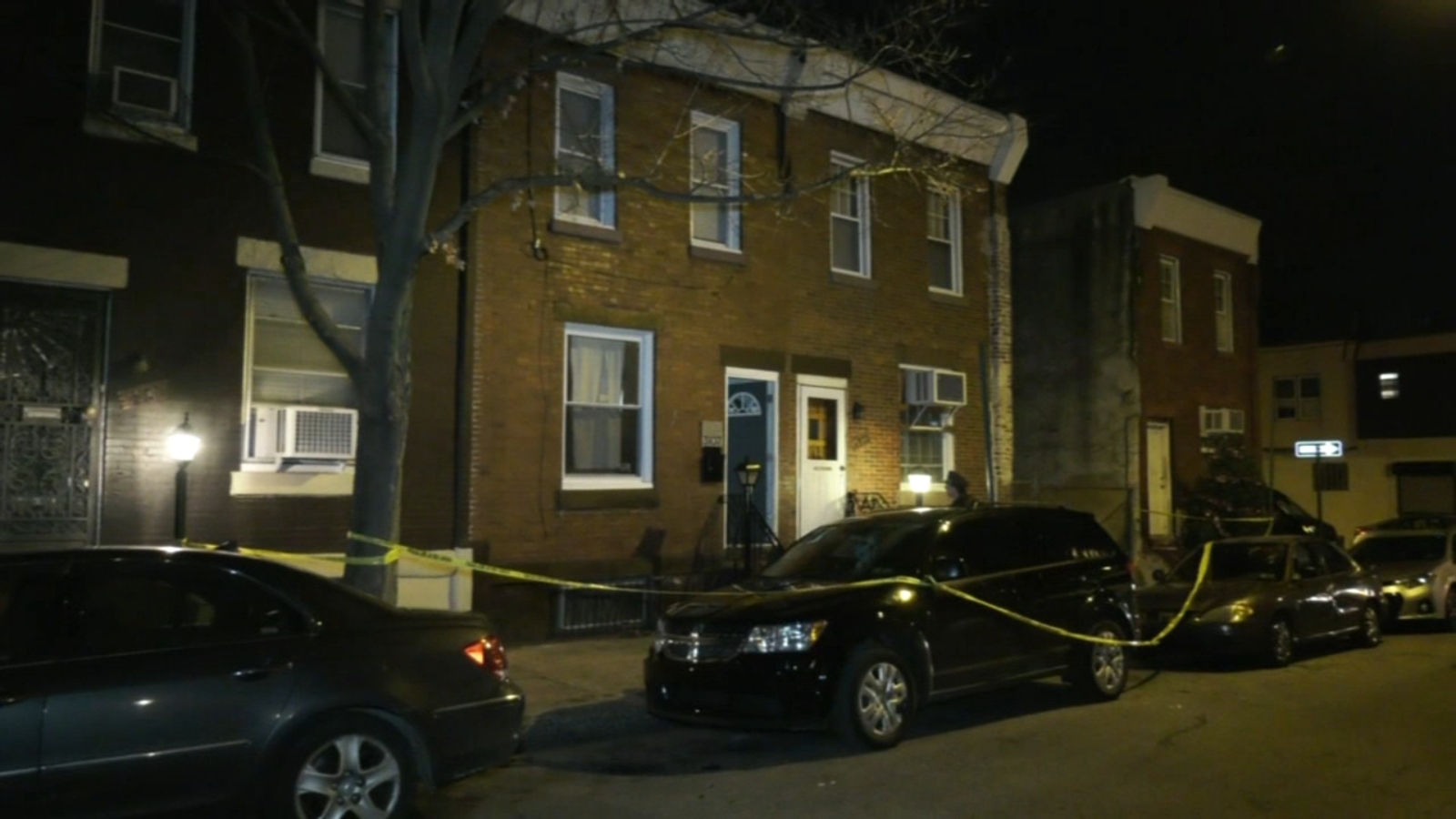 Man stabbed to death while house-sitting with 2 young children in North ...