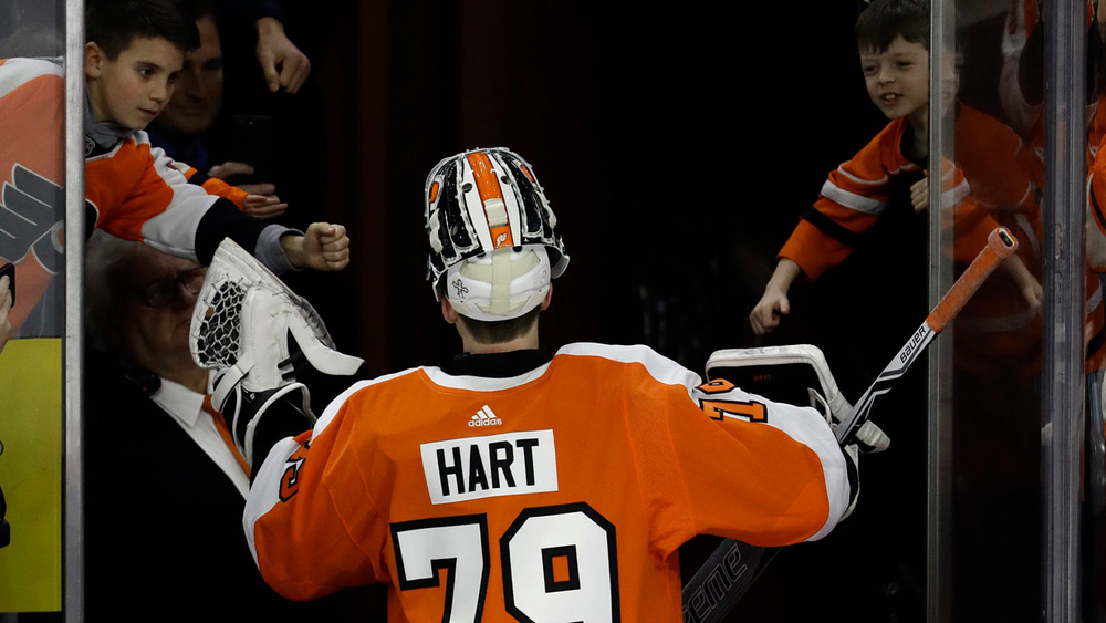 20-year-old Carter Hart wins Flyers debut
