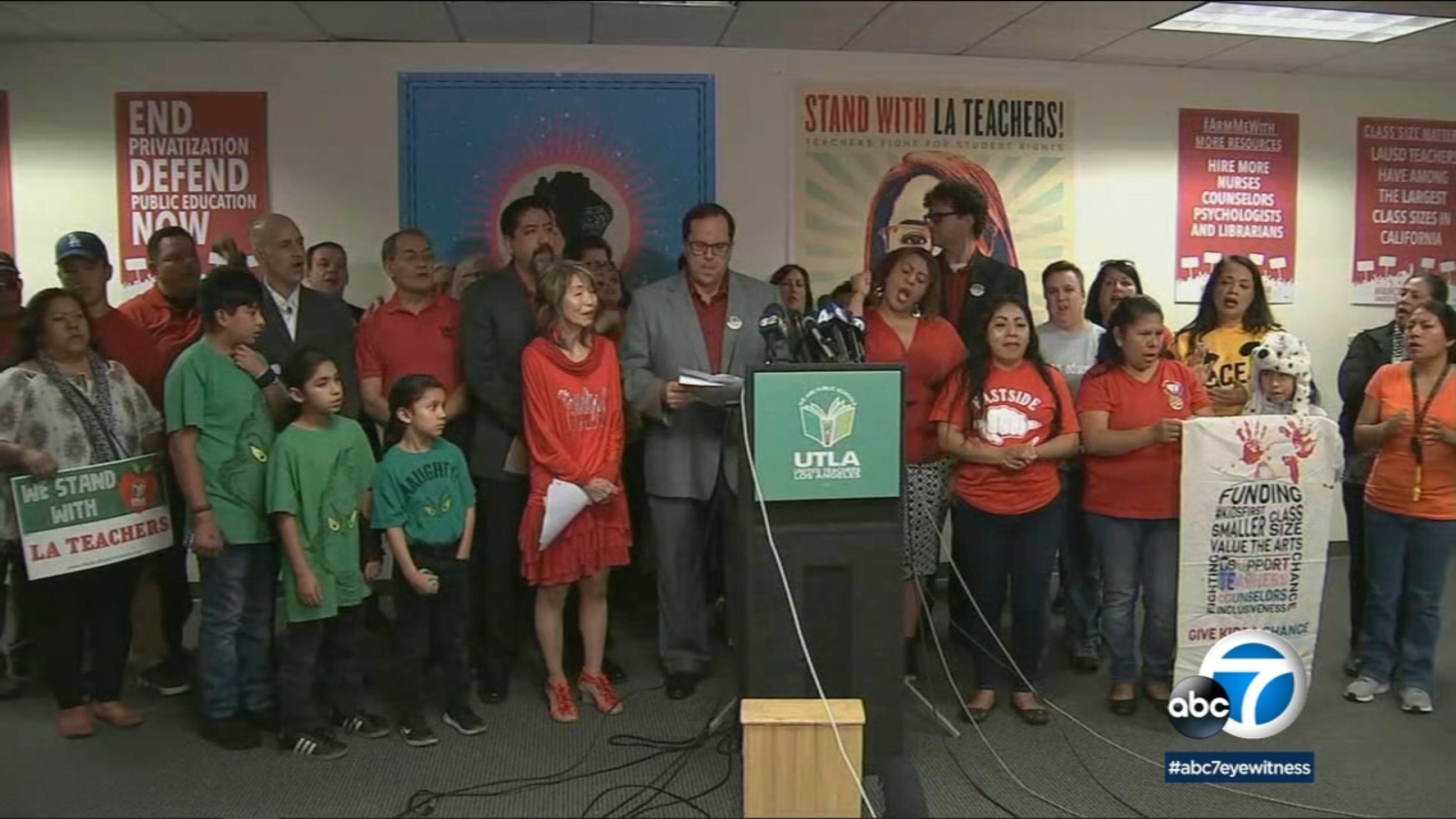 Serikat guru akan mogok pada 10 Januari jika tidak ada kesepakatan yang dicapai dengan LAUSD