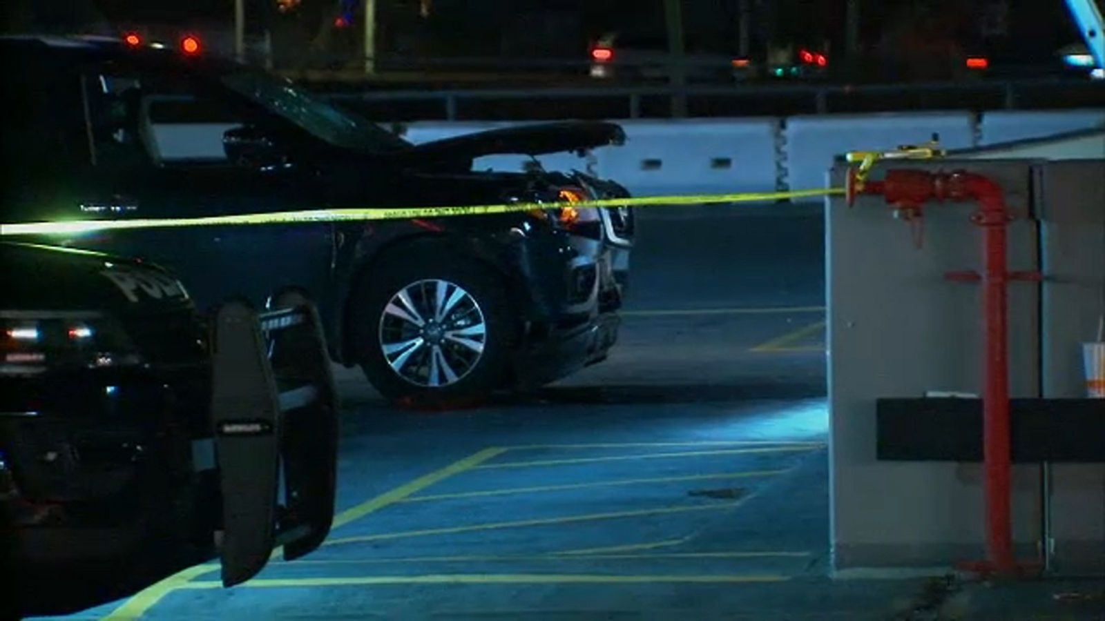 Car slams into parking garage wall at Yonkers mall ABC7 New York