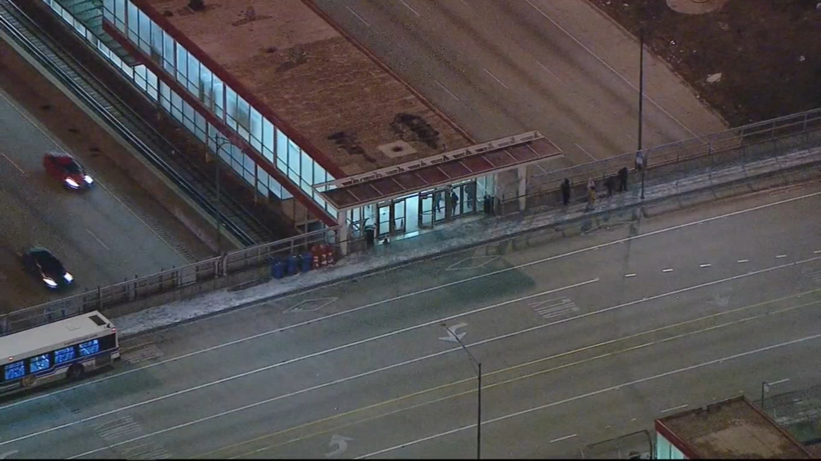 Man carjacked at gunpoint near 79th Street Red Line station - ABC7 Chicago