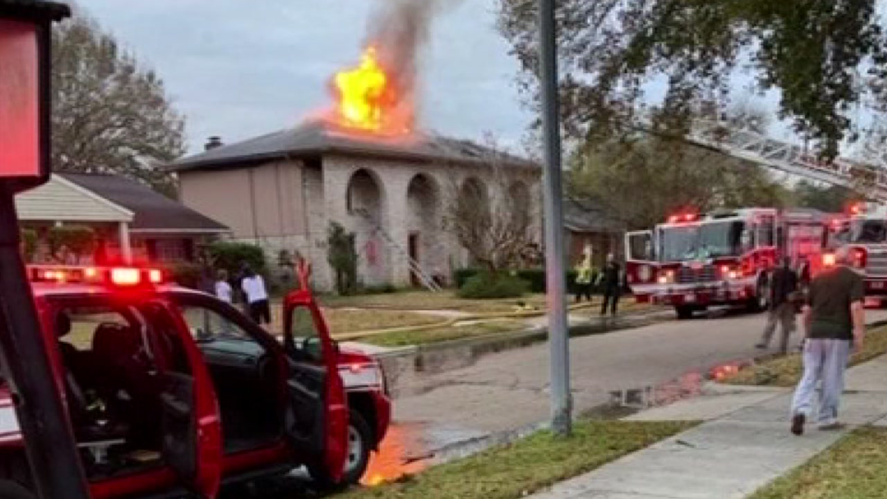 122518-ktrk-ewn11-charly-house-fire-vid