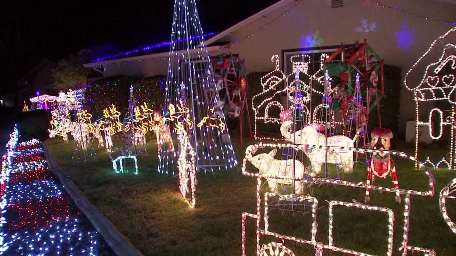 Pleasanton Christmas Lights 2022 Santa Bob' Lights Up Pleasanton Home One Last Time - Abc7 San Francisco