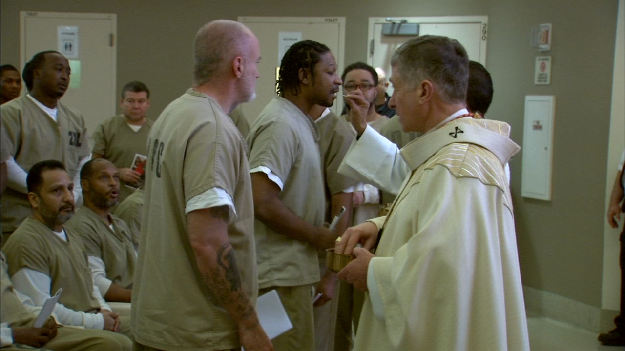 Cardinal Cupich visits Cook County Jail on Christmas Day