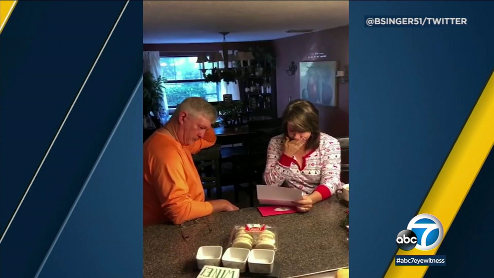 VIDEO: Missouri pitcher pays off parents' debt for Christmas