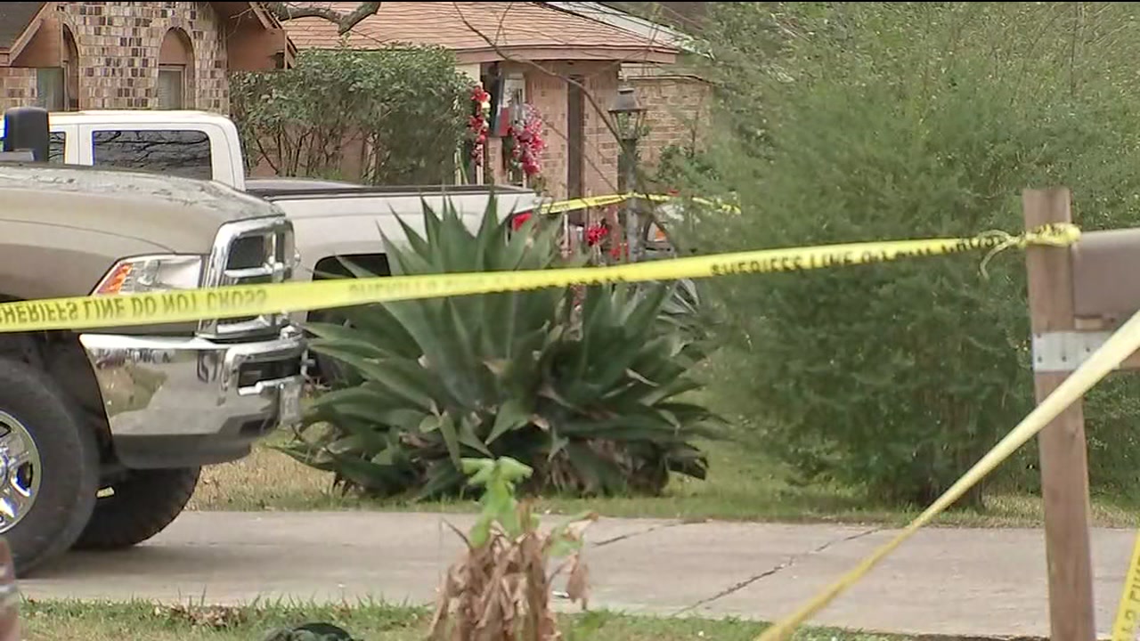Man found shot to death inside vehicle in east Harris County