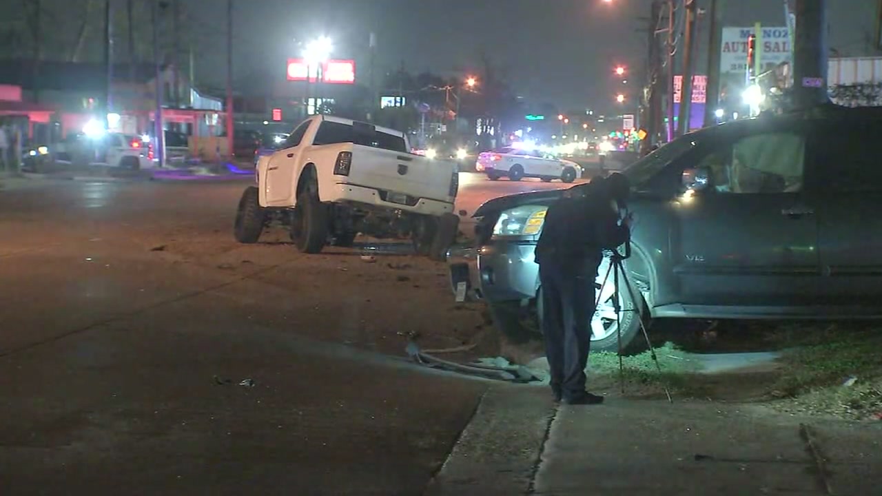 123018-6am-toddler-killed-in-crash-vid