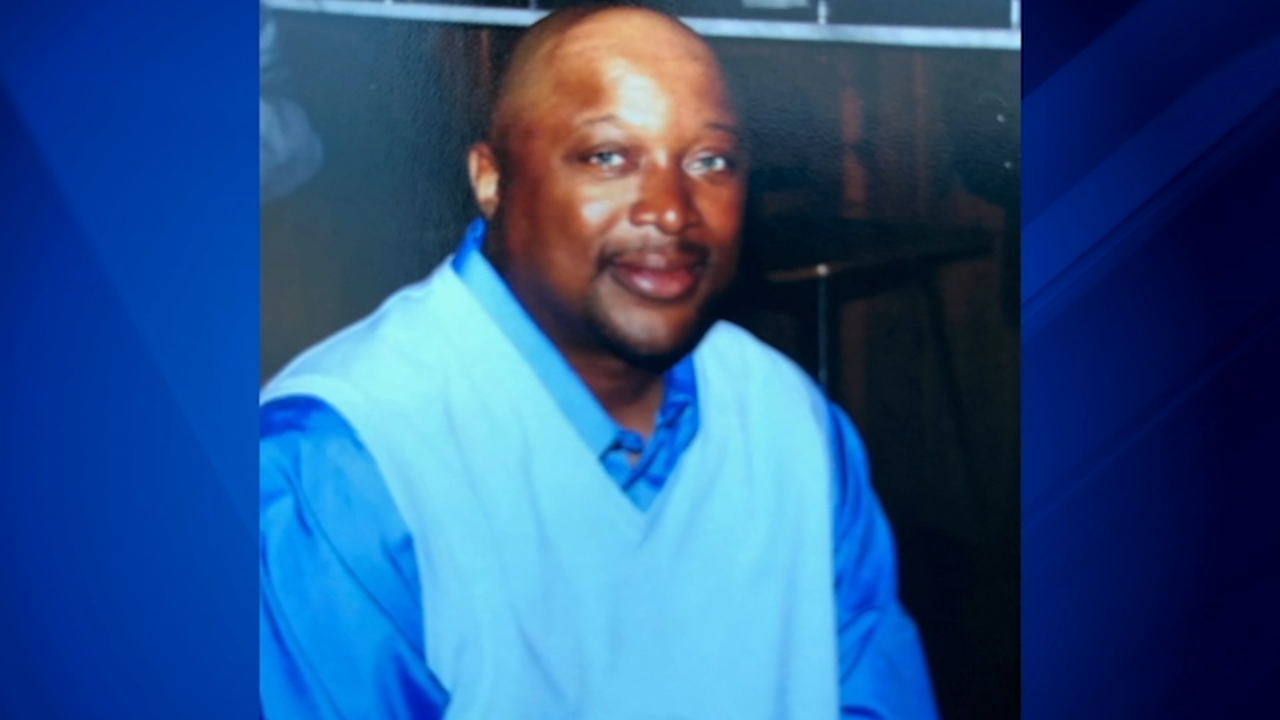 Man, 47, killed in River North parking garage fire