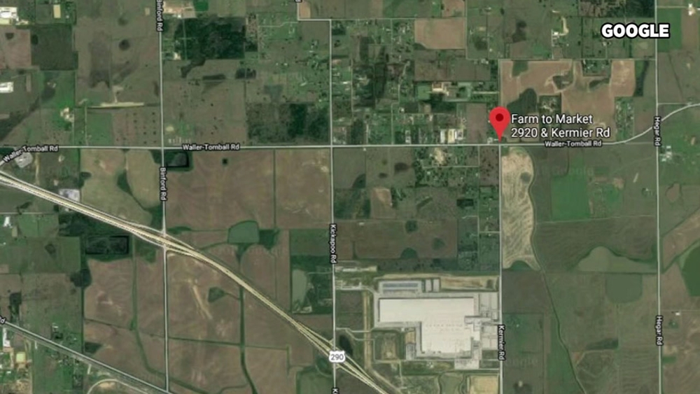 2 killed when truck strikes golf cart near Hockley
