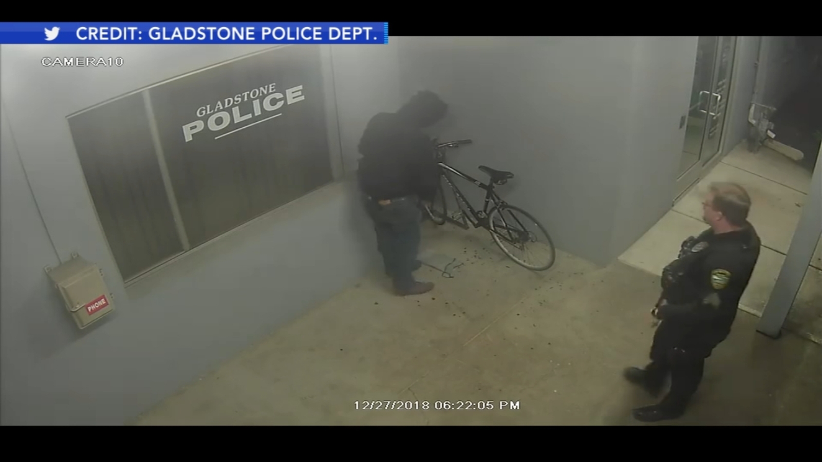 Man Tries To Steal Bike With Knife Thief attempts to steal bike from outside police station in Oregon
