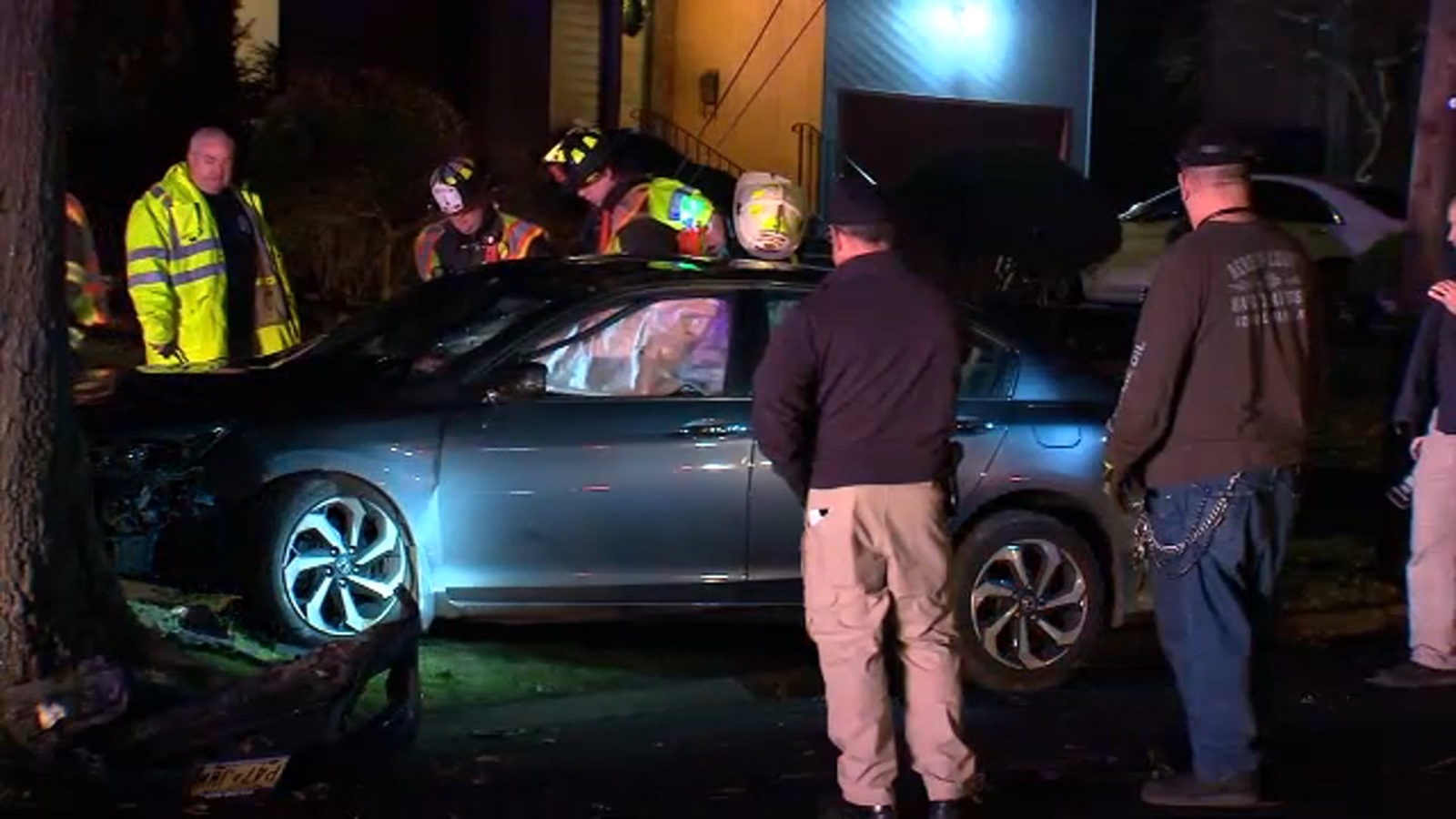 Fleeing burglary suspect strikes Fair Lawn, New Jersey officer, crashes