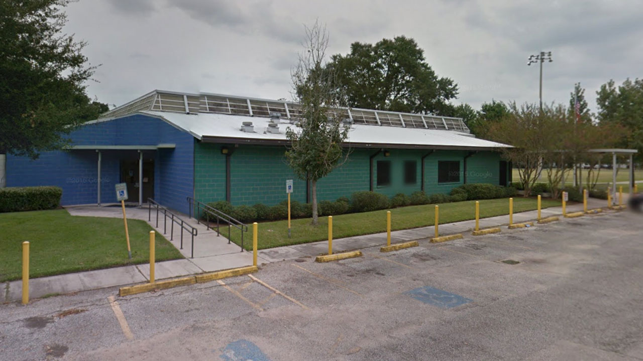 Child shot at Lincoln Park in north Houston