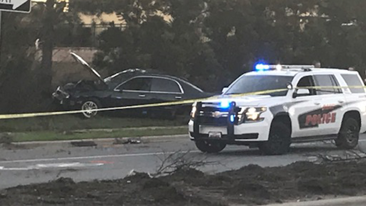 Person dies in car, crashes into tree in Cary