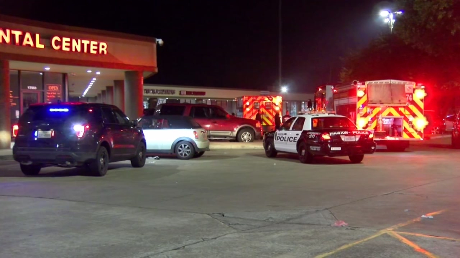 Man fatally shot with own gun during robbery at barbershop in Houston ...
