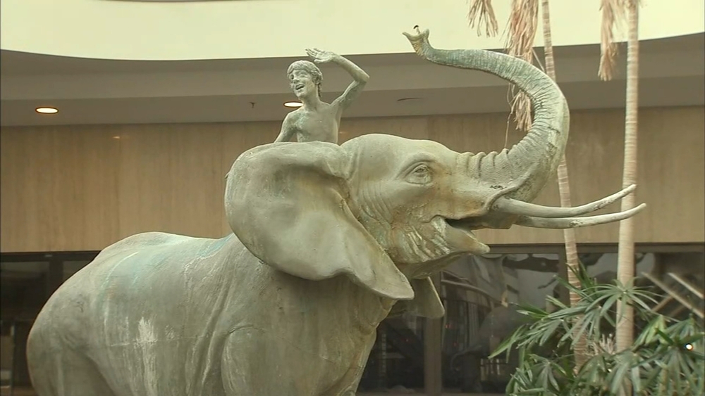 Effort to save elephant statue from shuttered N.J. mall