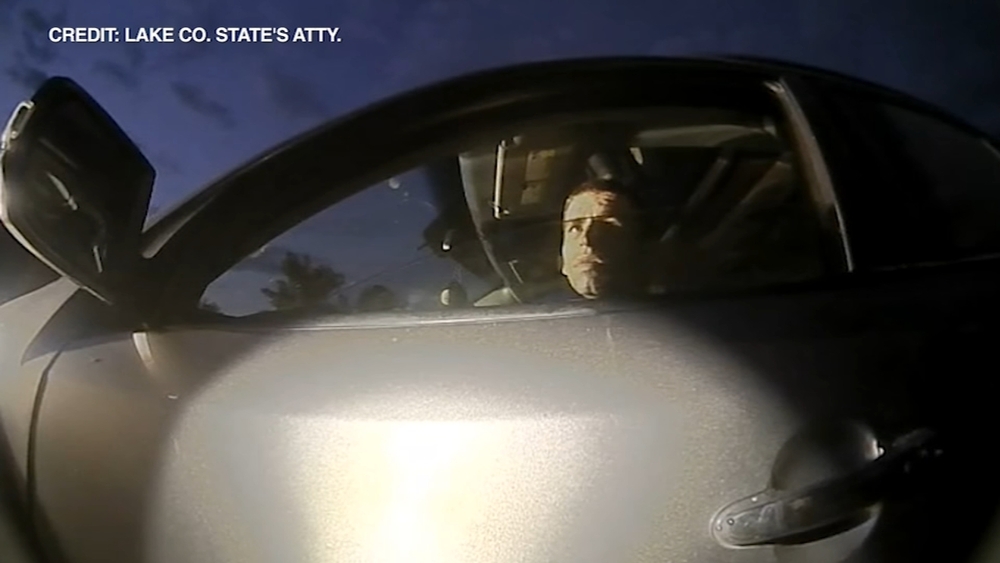 Video shows struggle between Lakemoor cop, fugitive