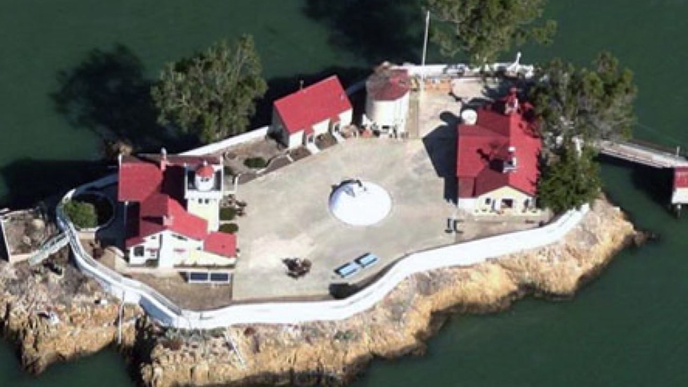 Get paid $130K to live on an island and run a lighthouse 