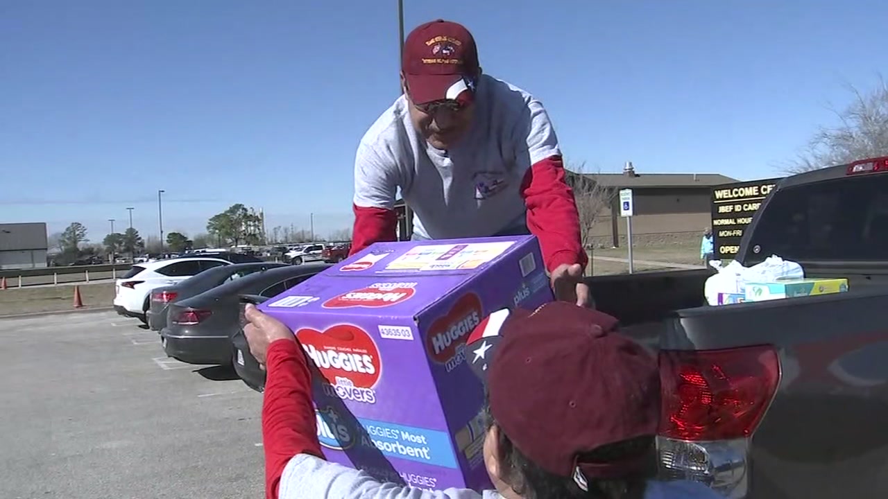 Houston-area families feel government shutdown