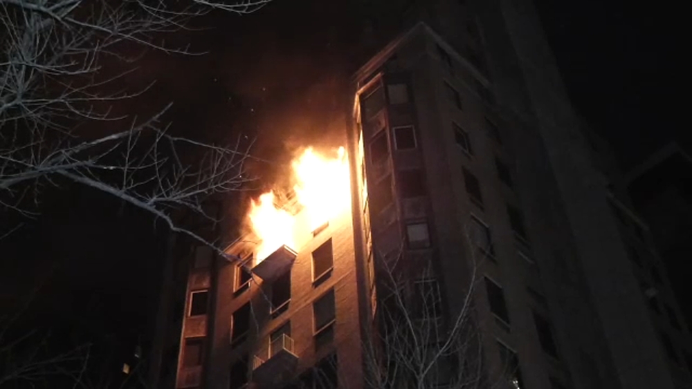 2 dead in fire at luxury Midtown East high-rise