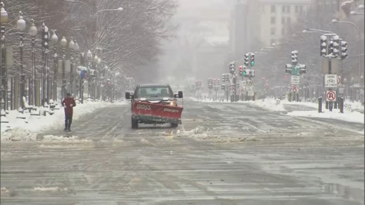 After killing 7 in the Midwest, winter storm hits East Coast