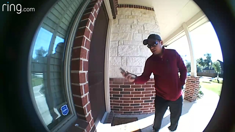 Good Samaritan returns stranger's son's wallet