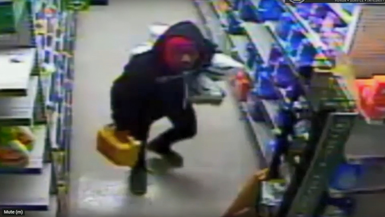 Police: 2 thieves sought in Dollar General robbery in Fern Rock