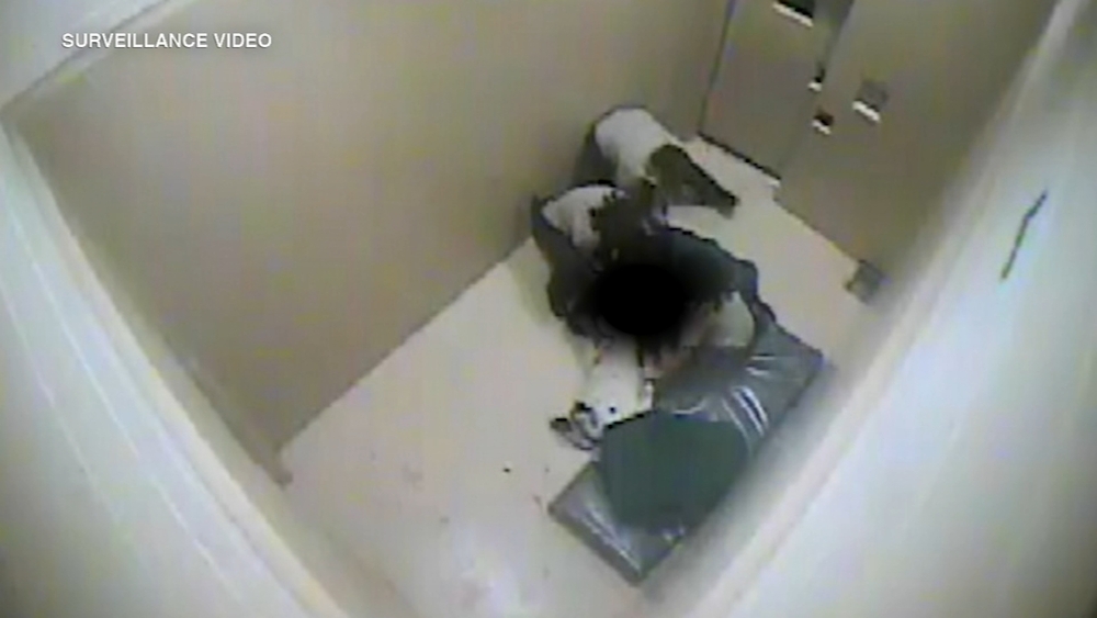 Woman sues LaSalle Co. sheriff, claims she was left naked in jail cell for 12 hours