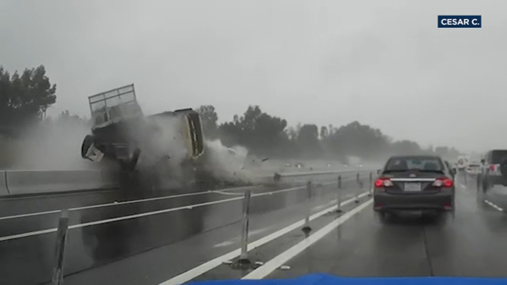VIDEO: Big rig slams into center divider on 91 Freeway in Anaheim