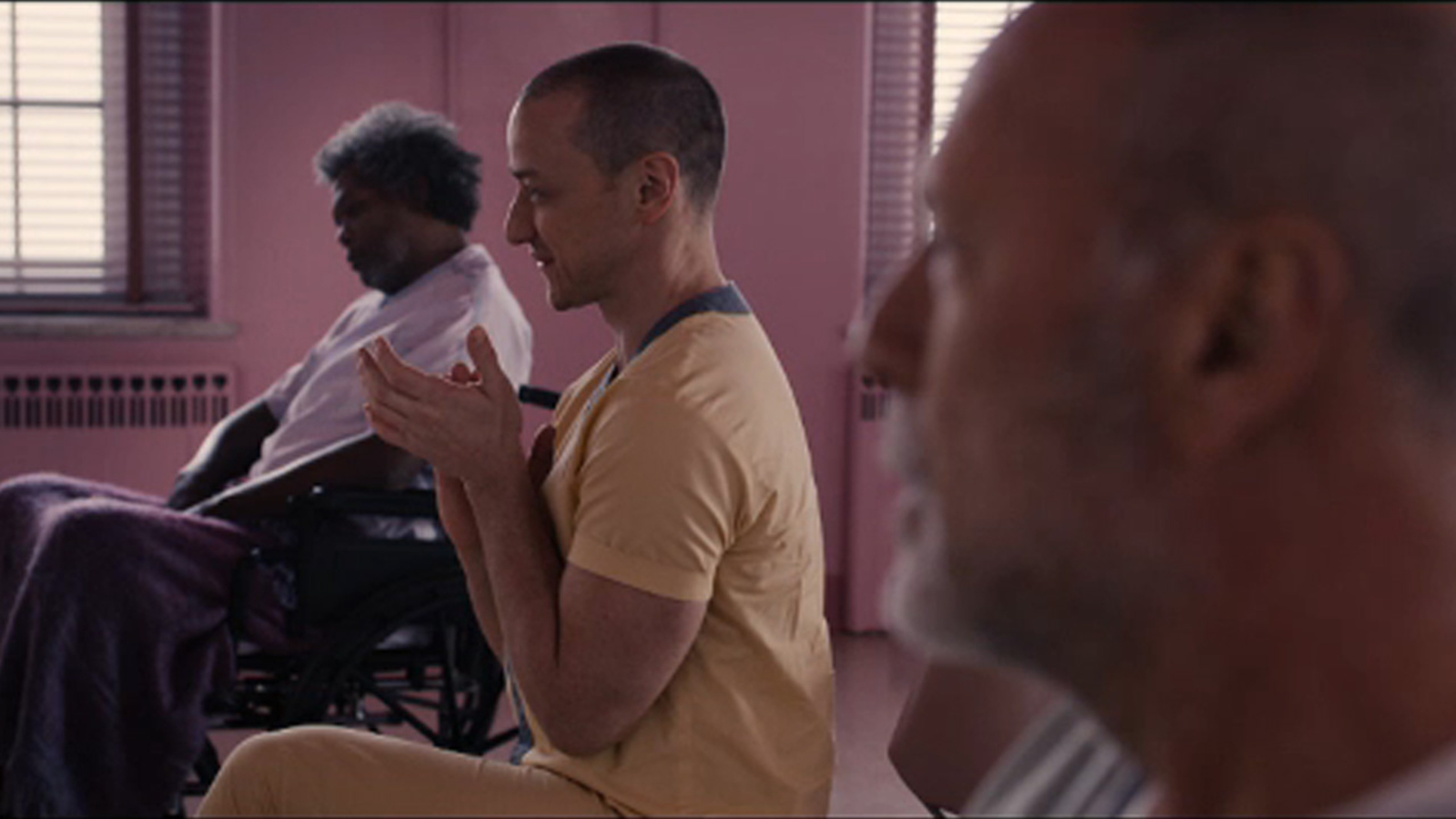 'Glass' review: Sandy Kenyon calls film a 'long, tough slog' - ABC7 New ...