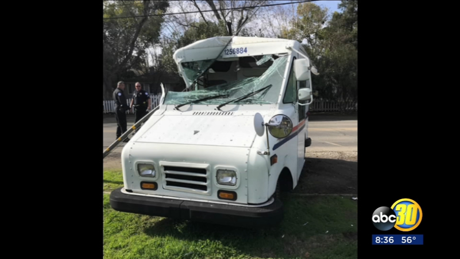 Man steals mail truck, crashes in Northwest Fresno ABC30 Fresno
