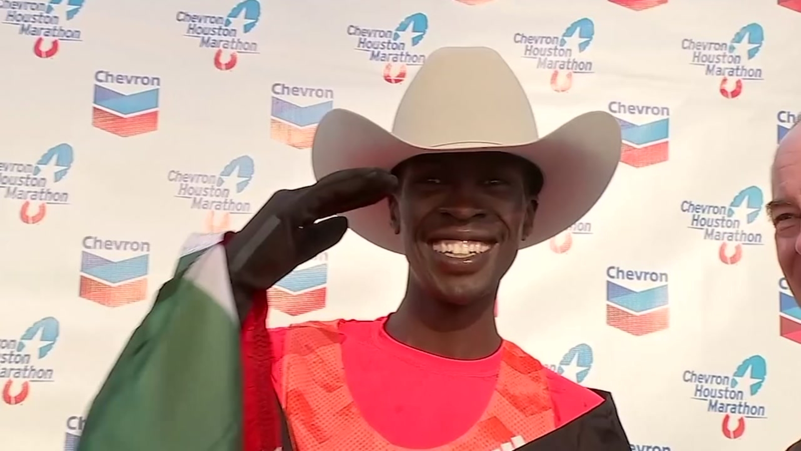 Albert Korir from Kenya wins the 2019 Chevron Houston Marathon ABC13
