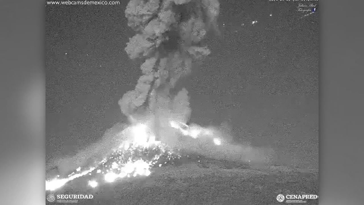 Popocatepetl volcano's eruption spews ash and smoke in Mexico
