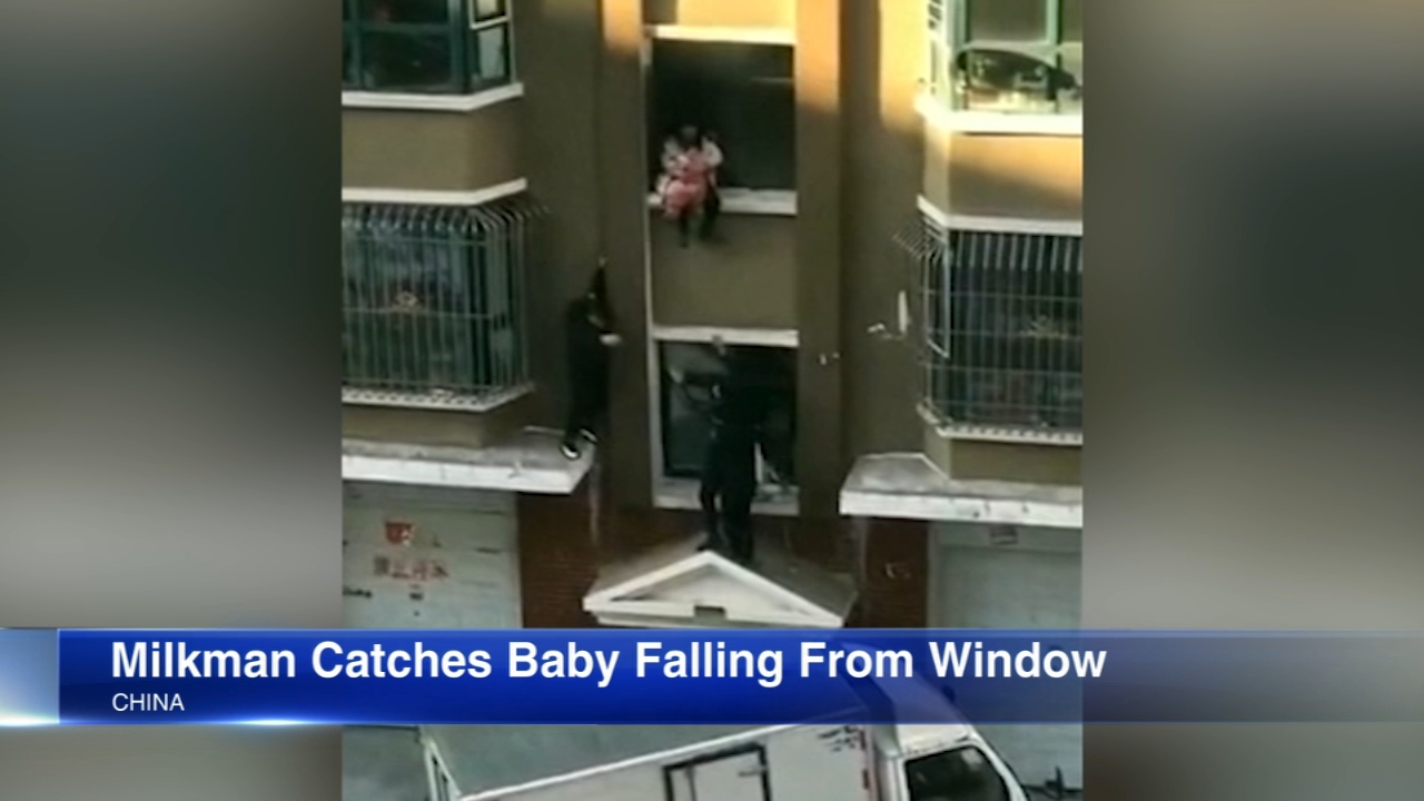 Milkman rescues baby from fire in China