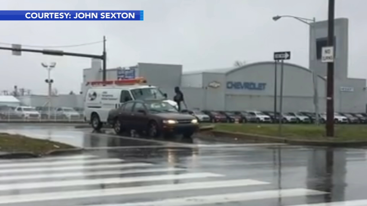 Enraged driver beats car with bat on Boulevard