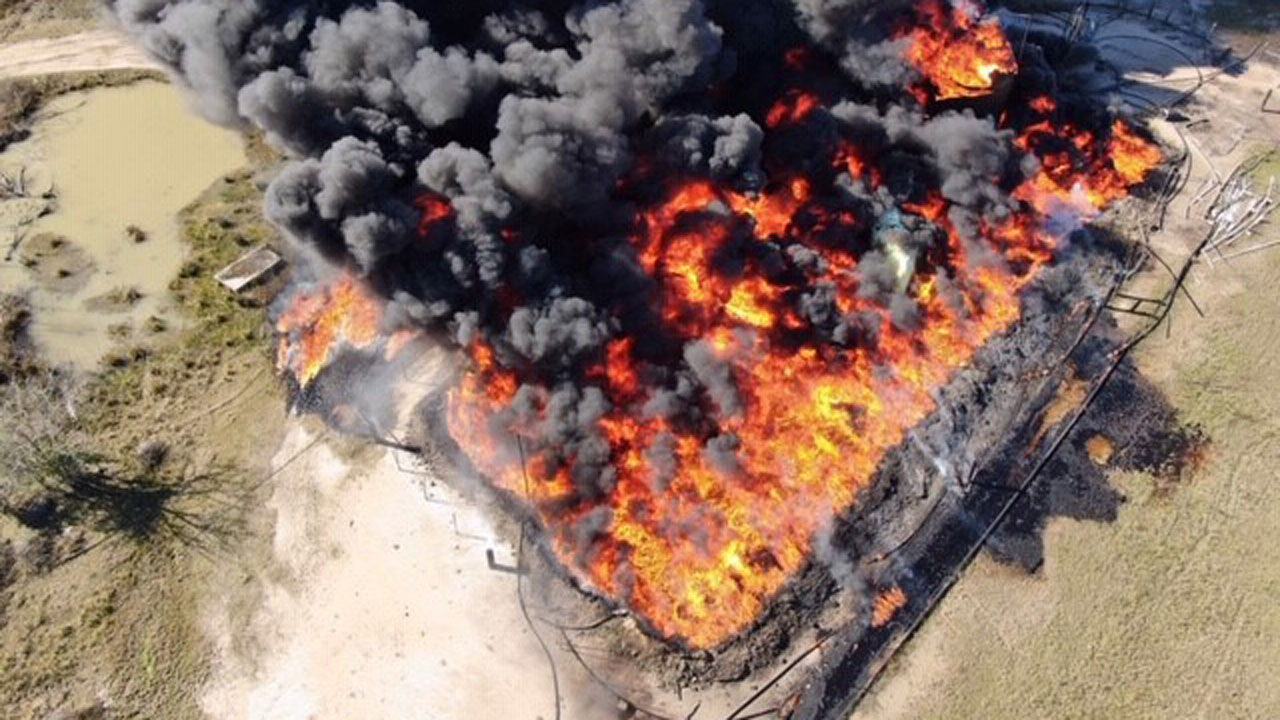 Fiery oil tank explosion in Daisetta caught on drone video 