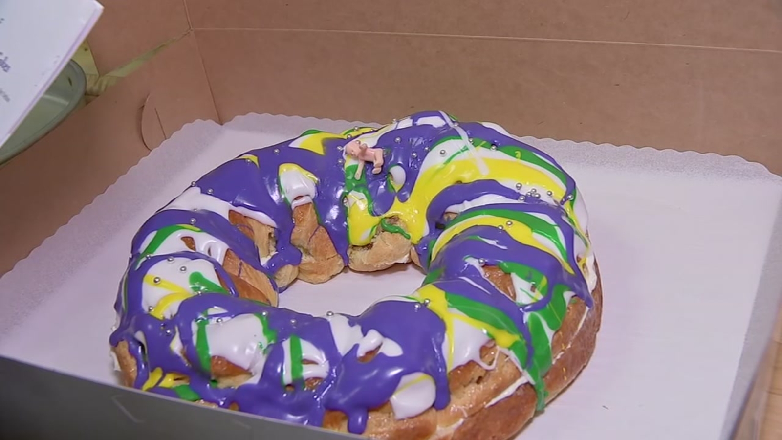 The Acadian Bakery sells 4000 King Cakes every Mardi Gras in Houston ABC13 Houston