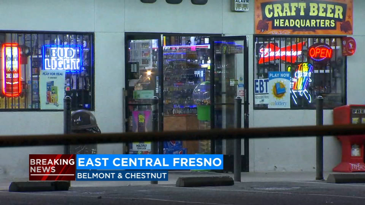 Three armed suspects rob liquor store, bullet grazes worker