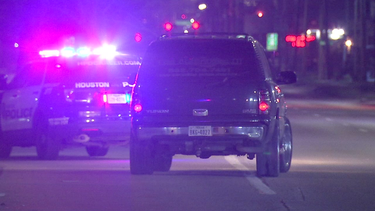 Man chases teens who stole his SUV in northeast Houston