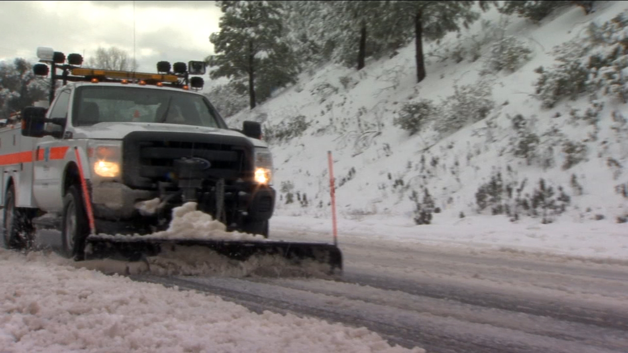 Avoid driving up to mountain communities during upcoming storm: Officials