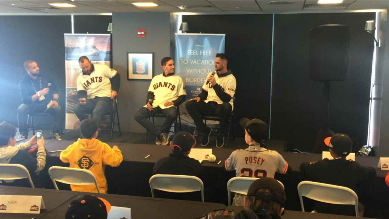 San Francisco Giants Fans Brave Rain For 2019 Fanfest
