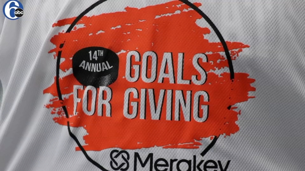 Flyers alumni hit the ice to help a good cause