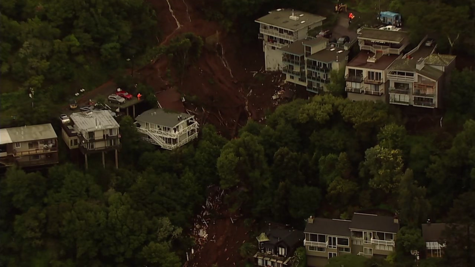 Massive mudslide tears through Sausalito neighborhood ABC7 San Francisco