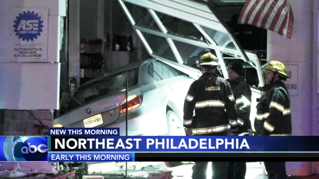 Car slams into auto repair shop in Northeast Philadelphia