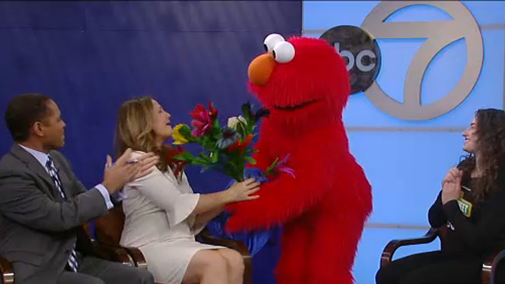 Elmo brings magic to ABC7 studio