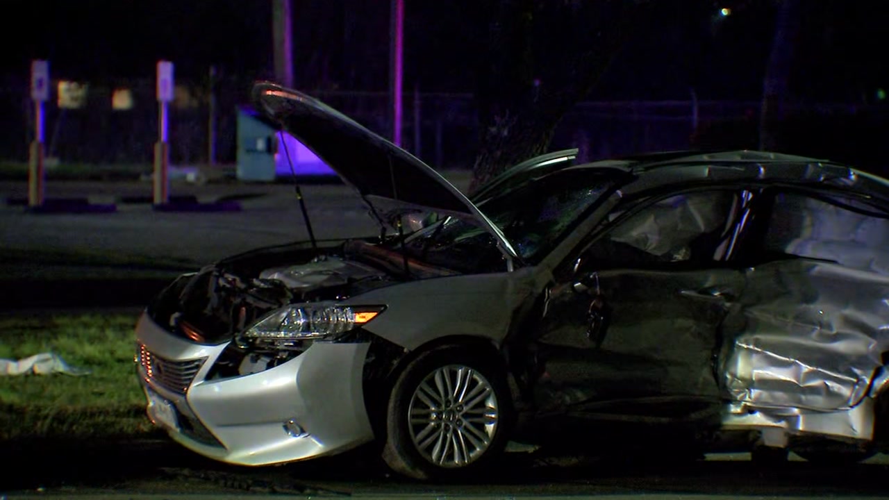 1 killed, 1 hospitalized after car accident in SW Houston